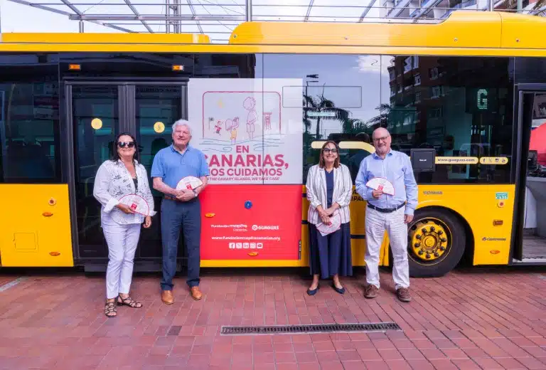 Fundación Mapfre Canarias y Guaguas Municipales impulsan una campaña para promover la seguridad en el entorno acuático