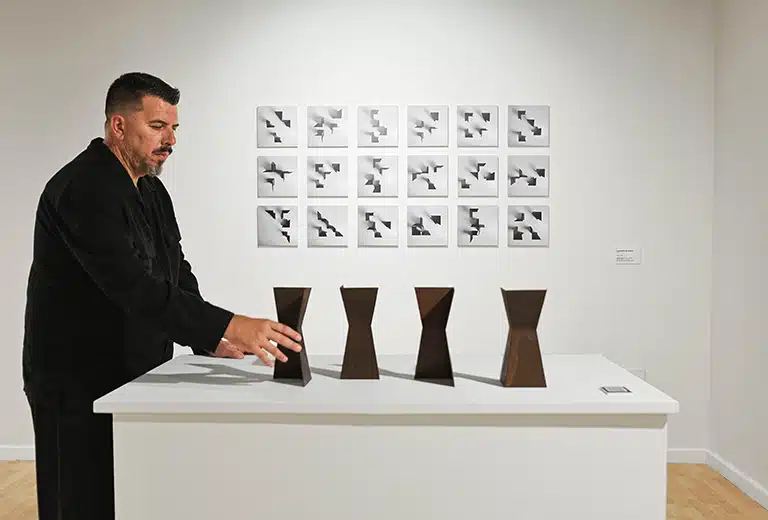 Escultura contemporánea: Ausencia Activa, de Oscar Deluis