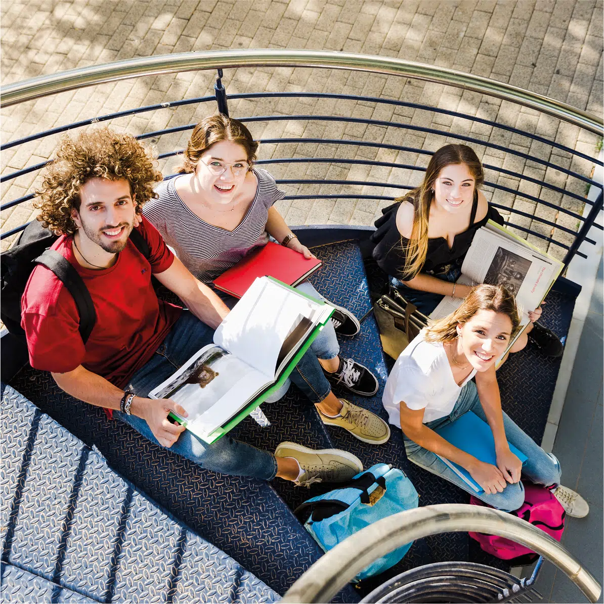 BECA STEM Y ADE 2026