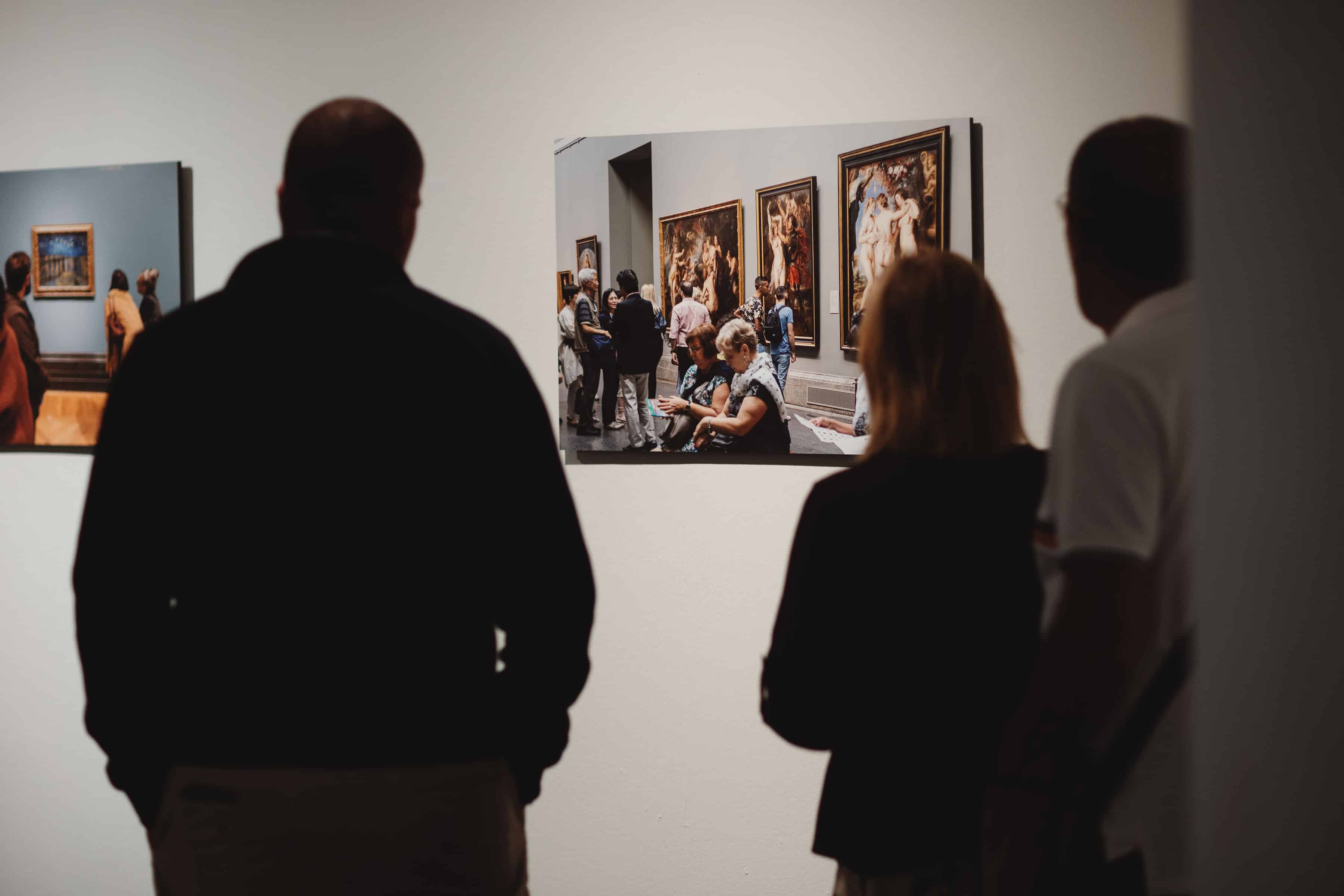 Público asistente a la inauguración de la exposición