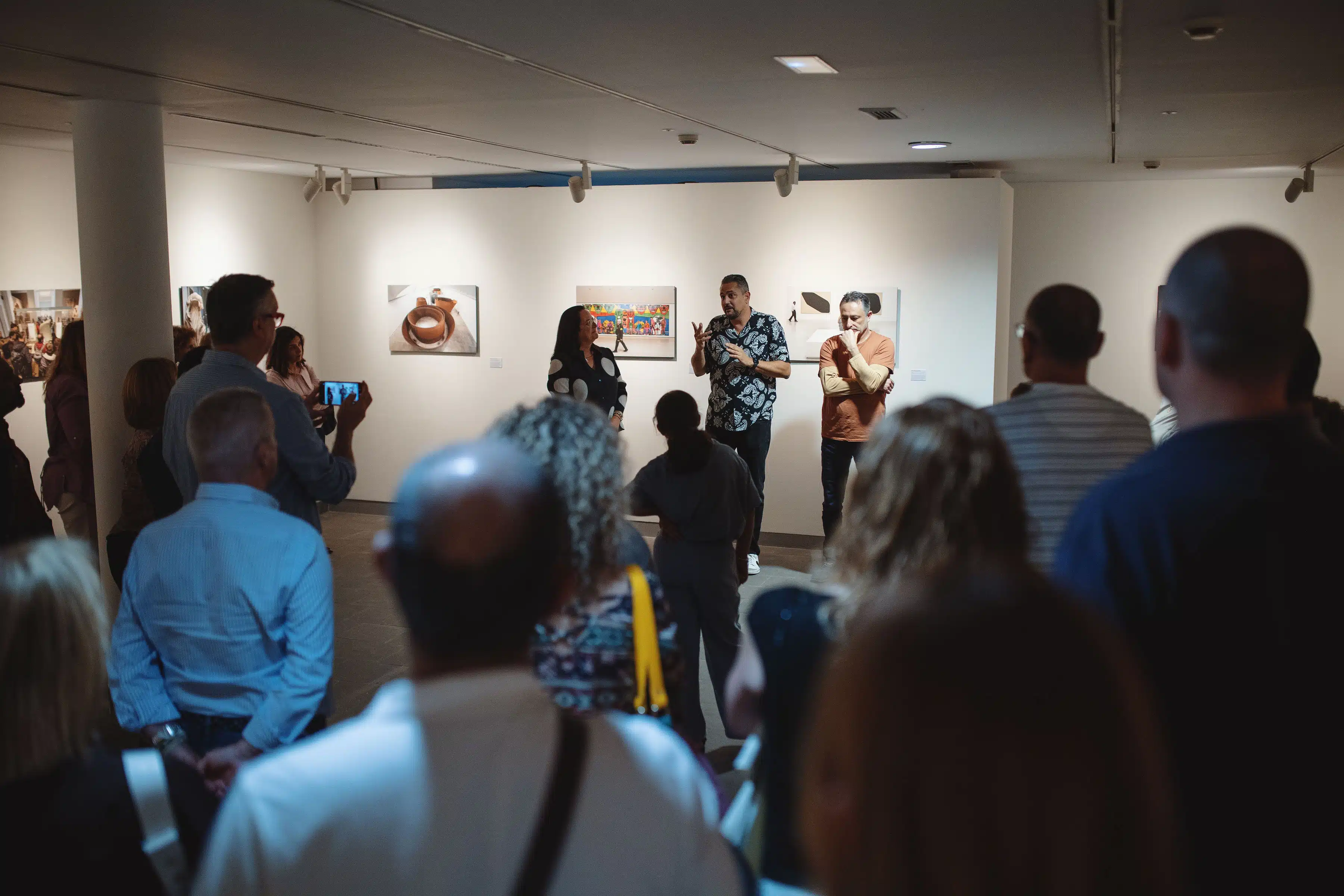 Vista de la sala durante la inauguración que tuvo lugar el día 7 de mayo en la sala institucional de la Fundación en Las Palmas de Gran Canaria.