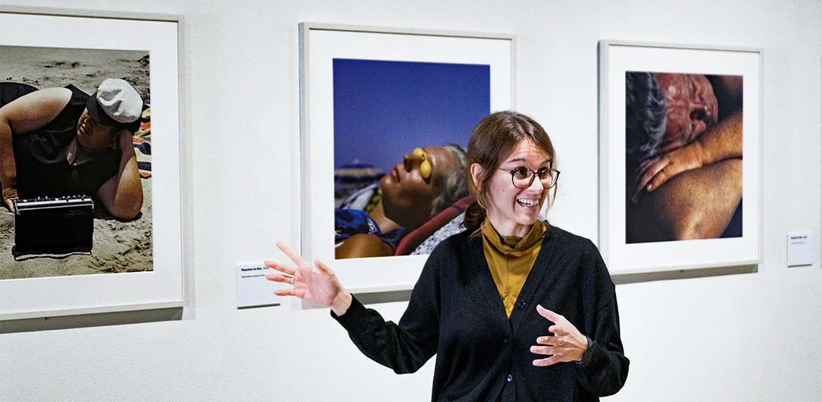 La inauguración contó con la intervención de María Martínez Cid, responsable de exposiciones de Fundación MAPFRE.