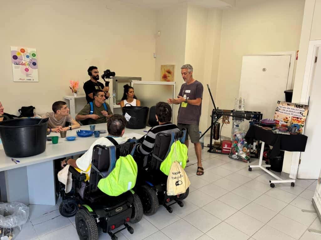 taller Precious Plastic